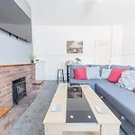 Cozy & Modern In شقة *