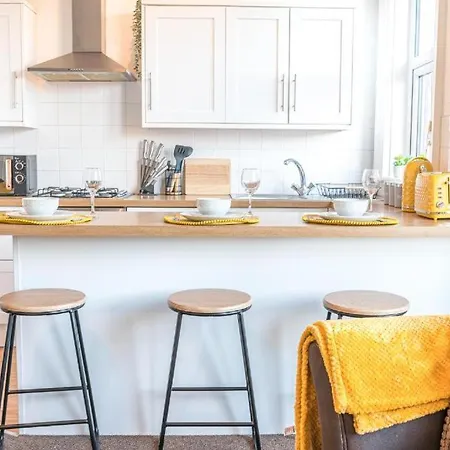 شقة Cozy & Modern In