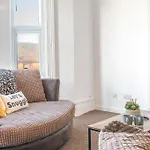 Cozy & Modern In Apartman
