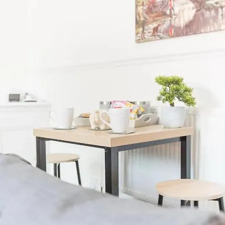 דירה Cozy & Modern In בארו אין פרנס