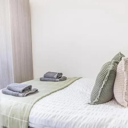 דירה Cozy & Modern In בארו אין פרנס