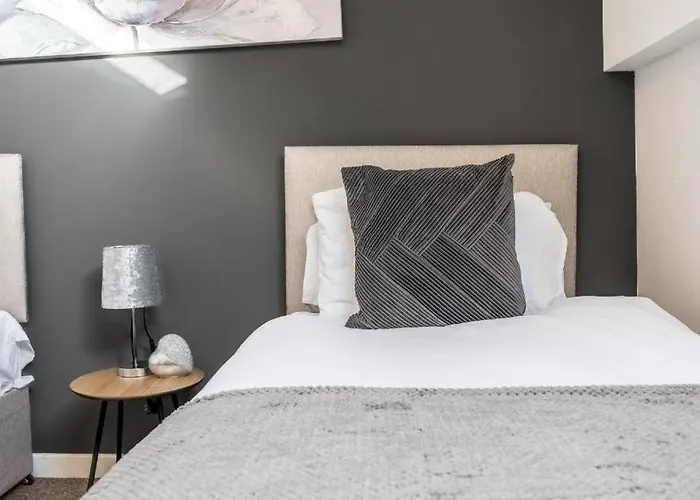 Cozy & Modern In דירה *