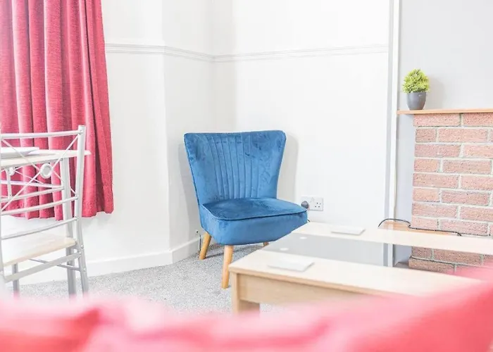 דירה Cozy & Modern In