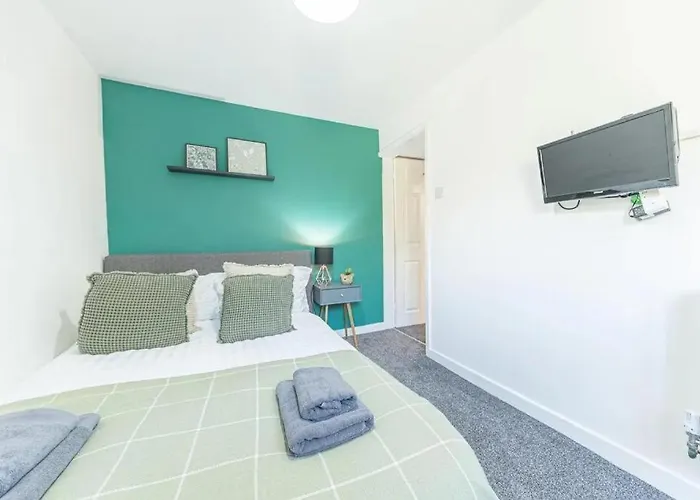 Cozy & Modern In דירה *