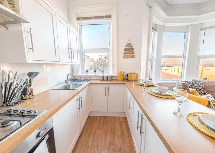 דירה Cozy & Modern In *