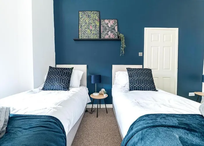 דירה Cozy & Modern In *