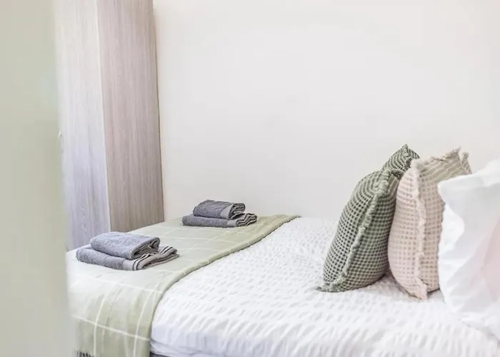 דירה Cozy & Modern In בארו אין פרנס