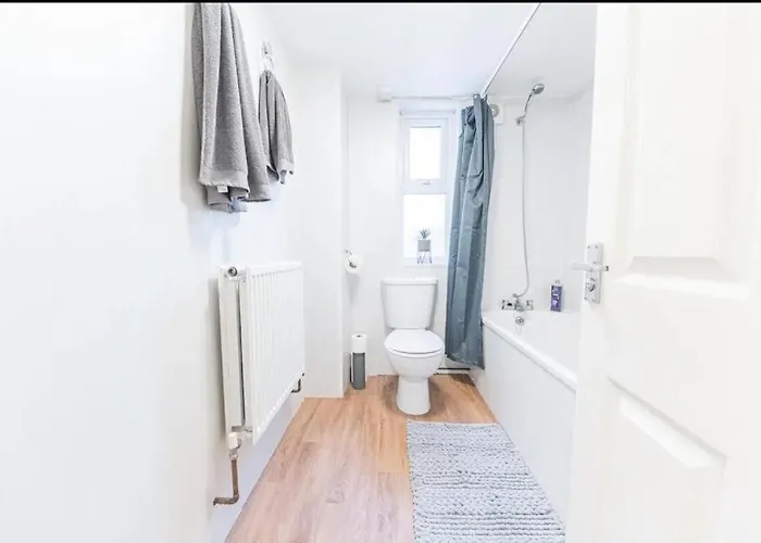 Cozy & Modern In בארו אין פרנס